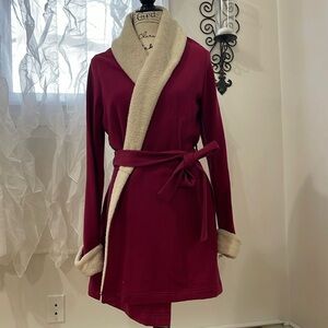 NWT victoria’s Secret red with beige Sherpa trim robe